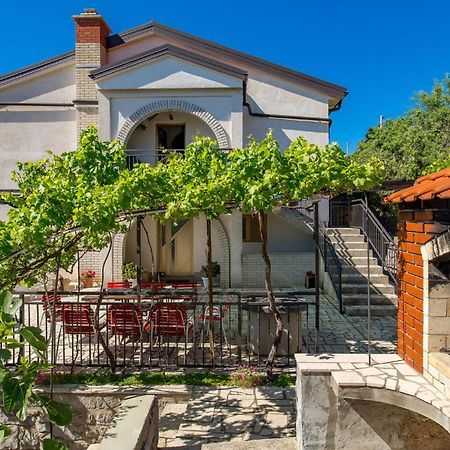 4 Bedroom Awesome Apartment In Sveti Juraj Exterior foto
