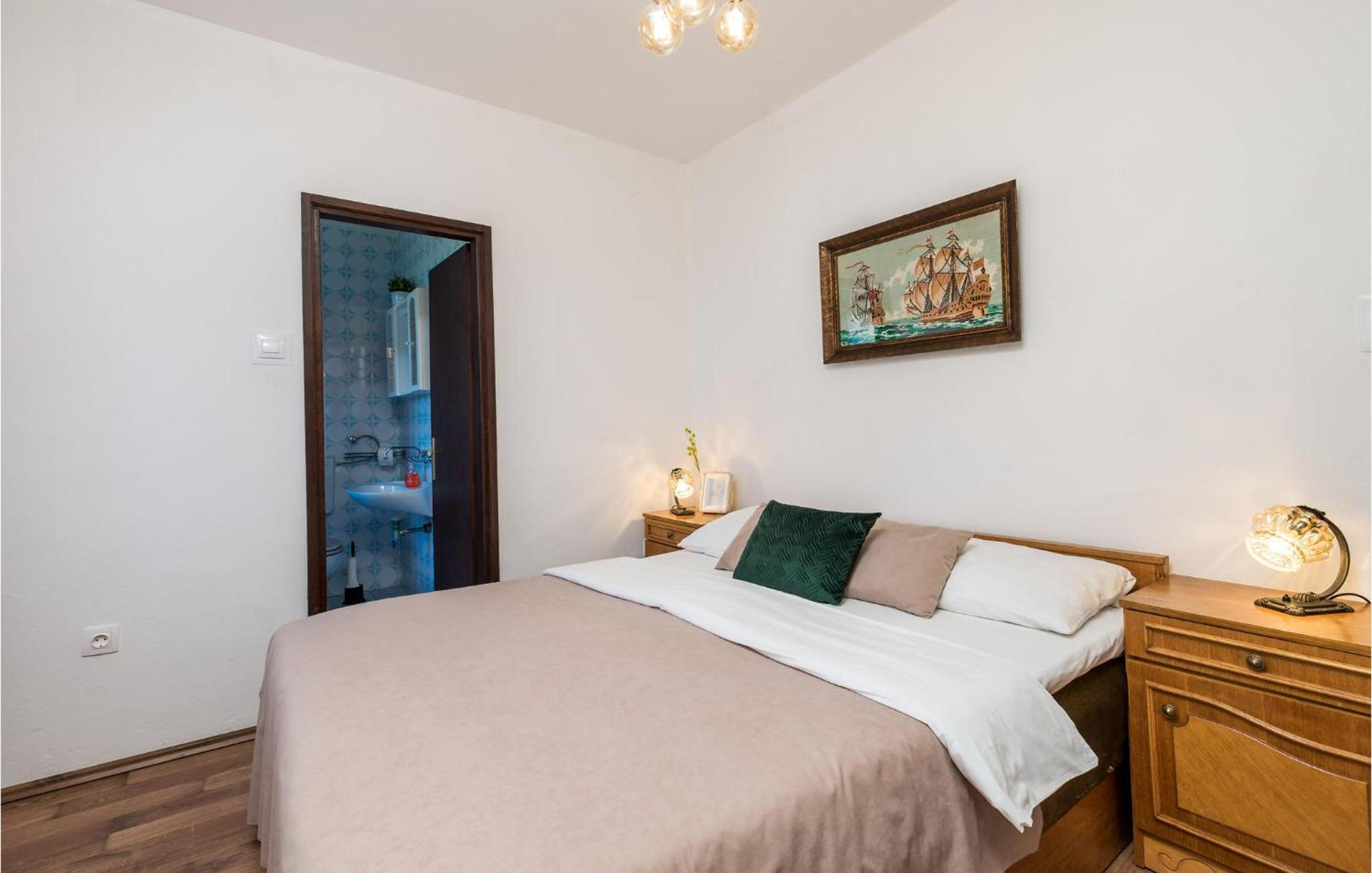 4 Bedroom Awesome Apartment In Sveti Juraj Exterior foto
