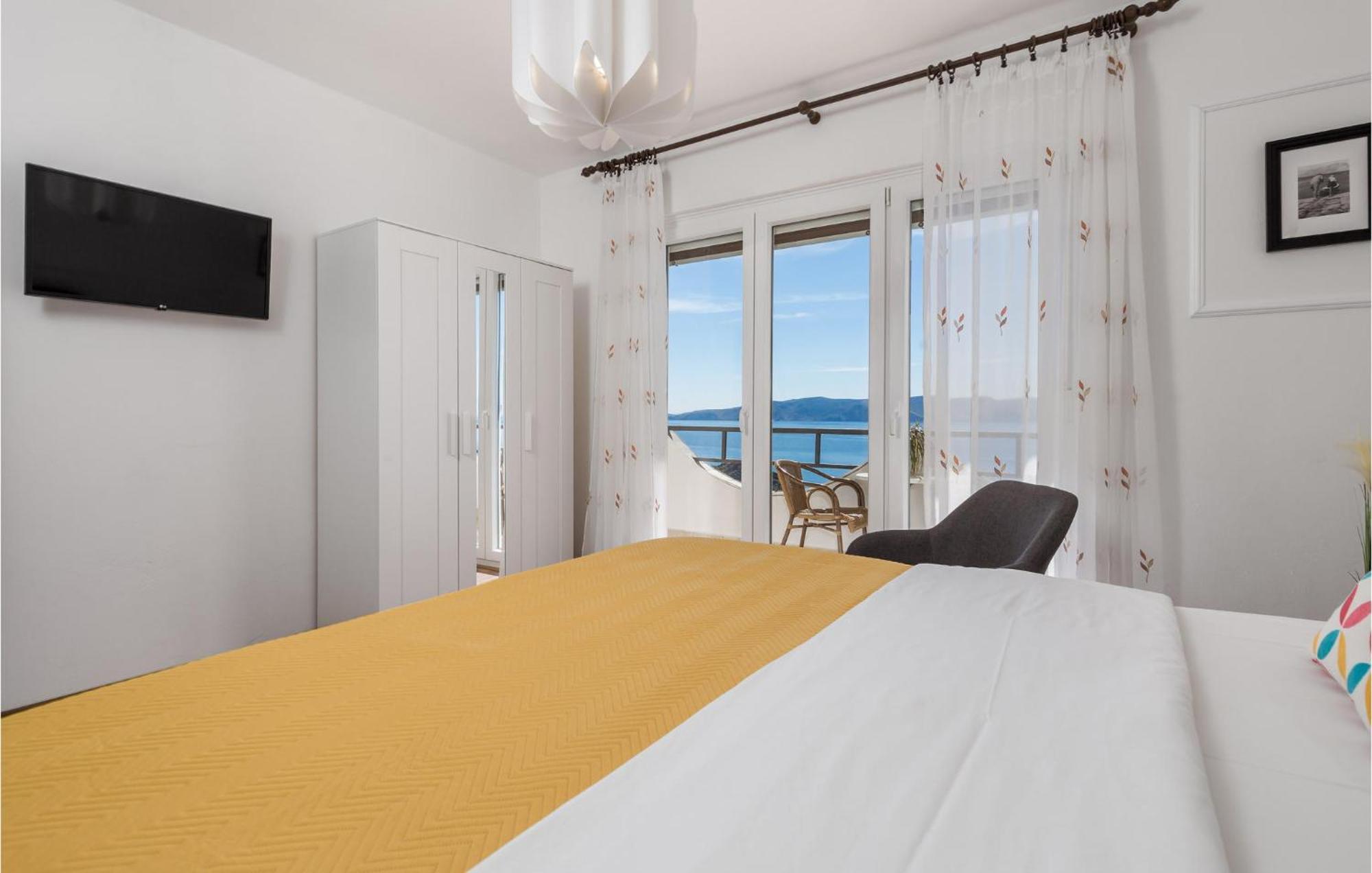 4 Bedroom Awesome Apartment In Sveti Juraj Exterior foto