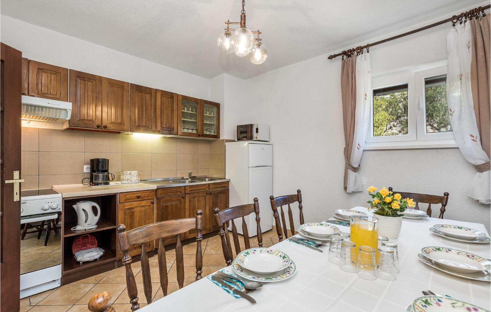 4 Bedroom Awesome Apartment In Sveti Juraj Exterior foto