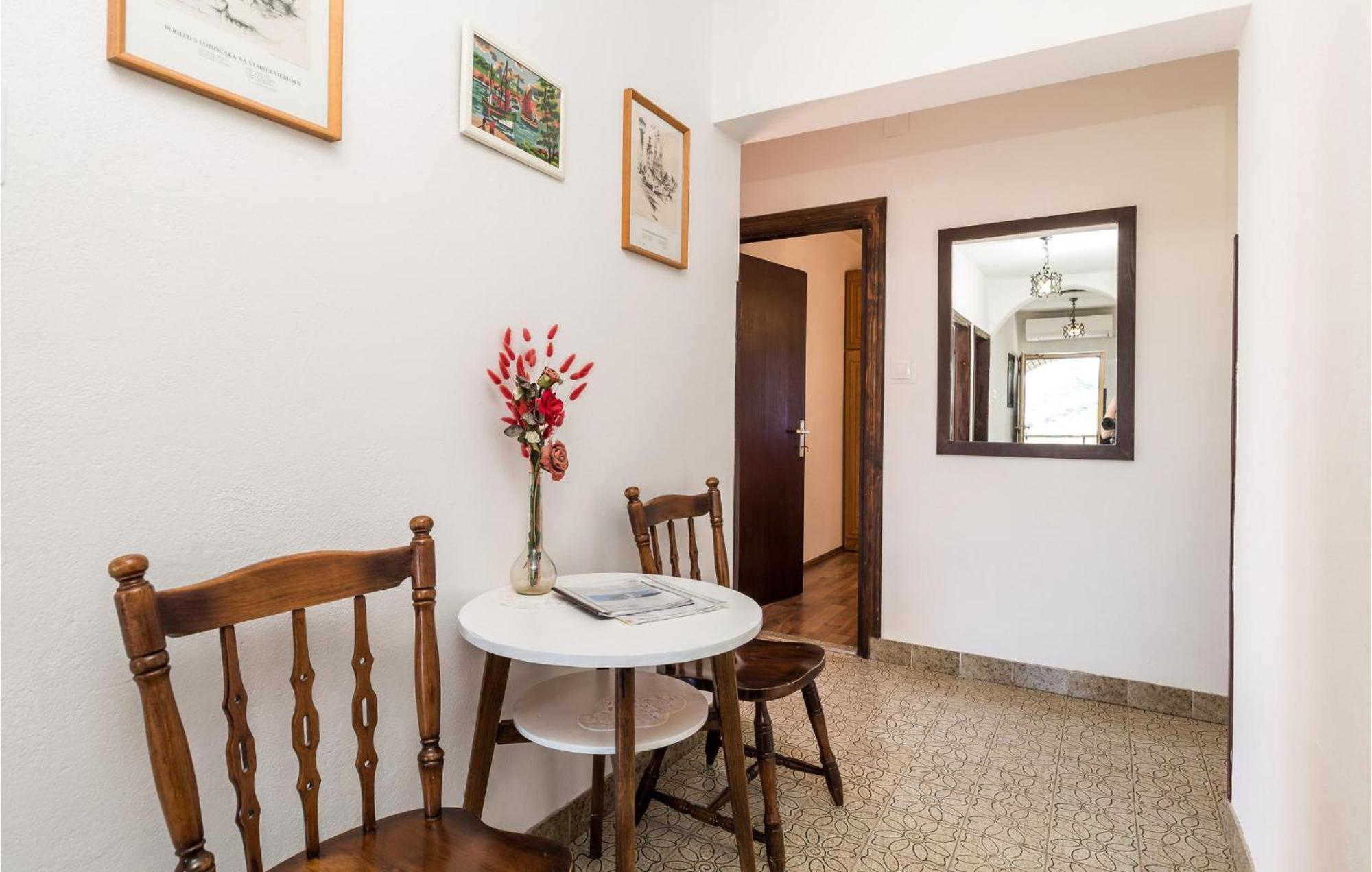 4 Bedroom Awesome Apartment In Sveti Juraj Exterior foto