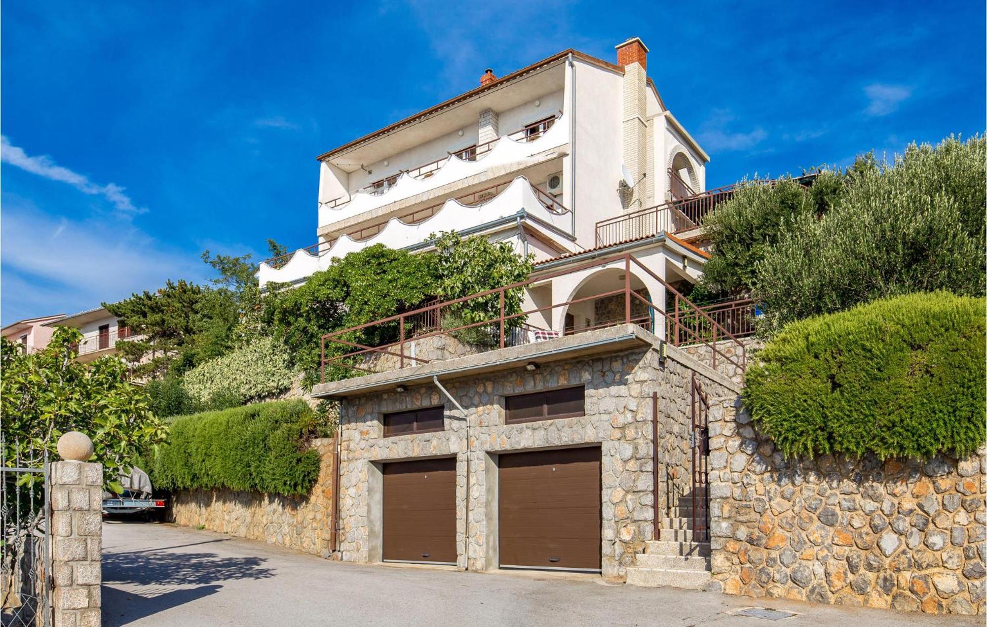 4 Bedroom Awesome Apartment In Sveti Juraj Exterior foto